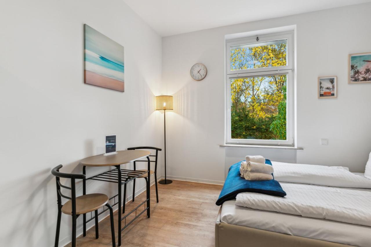 Vorstadtoase - 2 Personen - Eichwalde, Naehe Ber - Queensize-Bett, Netflix, Parken Buitenkant foto